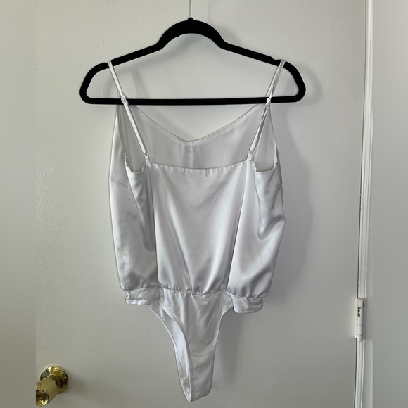 Mi Ami Satin Bodysuit in White - Picture 2 of 5